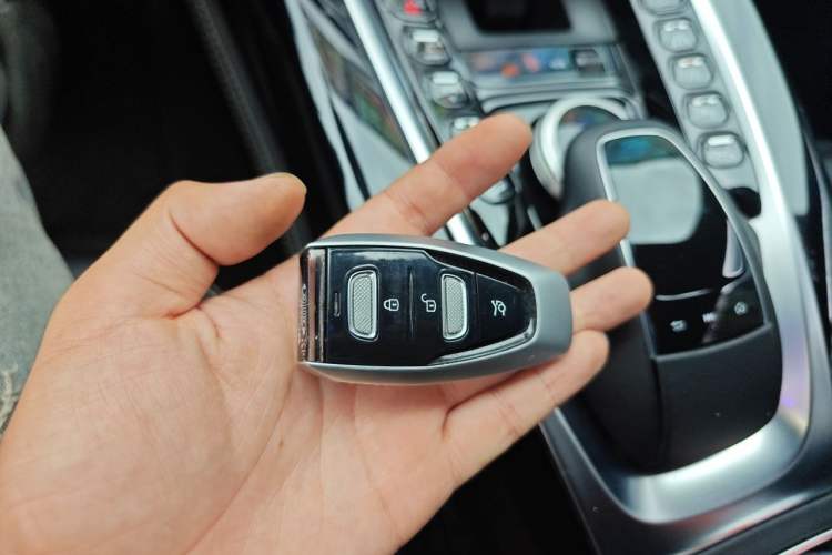Used AstonMartin DBX 2021 4.0T V8 Silk Road Phoenix Vehicle Key