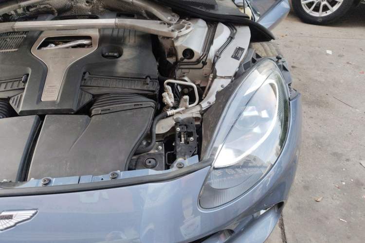 Used AstonMartin DBX 2021 4.0T V8 Return to Simplicity Engine Bay Left
