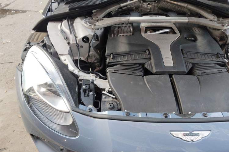 Used AstonMartin DBX 2021 4.0T V8 Return to Simplicity Engine Bay Right