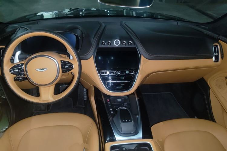 Used AstonMartin DBX 2022 4.0T V8 Center Console