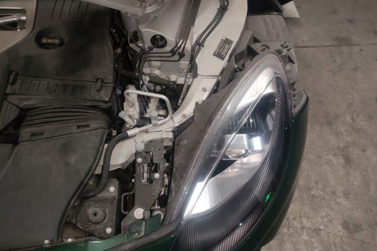 Used AstonMartin DBX 2022 4.0T V8 Engine Bay Left