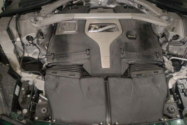 Used AstonMartin DBX 2022 4.0T V8 Engine Bay