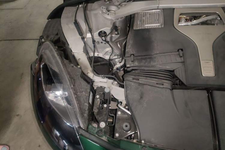 Used AstonMartin DBX 2022 4.0T V8 Engine Bay Right