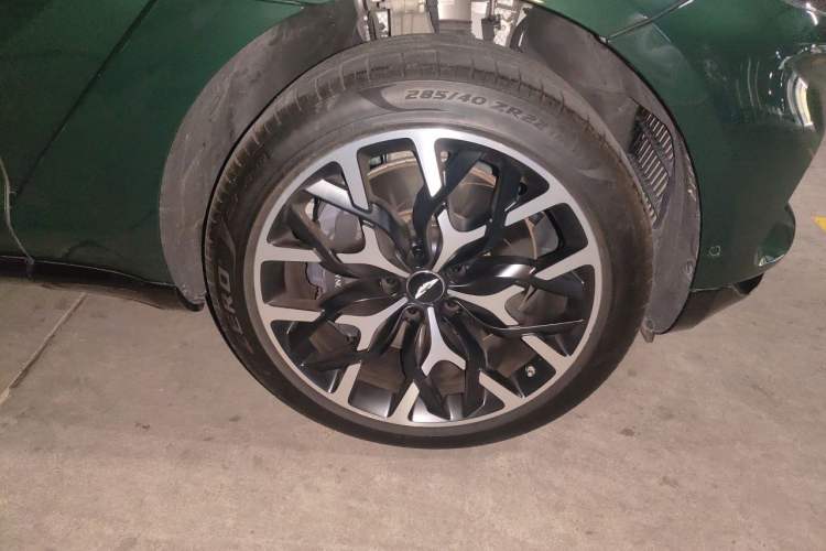 Used AstonMartin DBX 2022 4.0T V8 Right Front Wheel Hub
