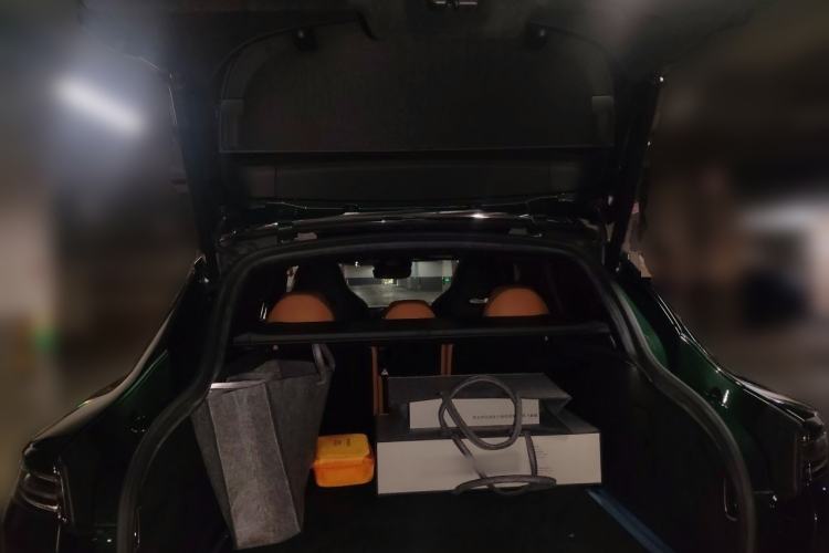 Used AstonMartin DBX 2022 4.0T V8 Trunk