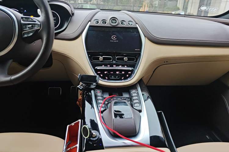 Used AstonMartin DBX 2022 3.0T STRAIGHT-SIX Audio And AC Panel