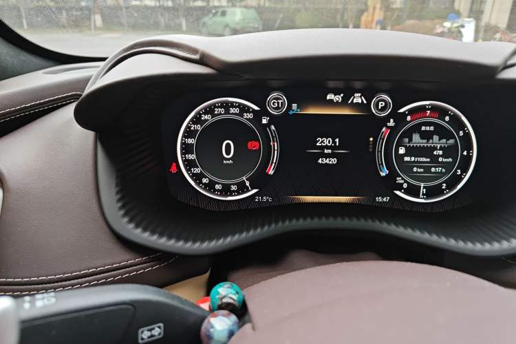 Used AstonMartin DBX 2022 3.0T STRAIGHT-SIX Odometer Close Up