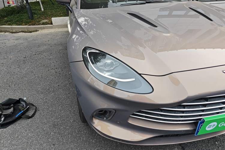 Used AstonMartin DBX 2022 3.0T STRAIGHT-SIX Right Front Headlight