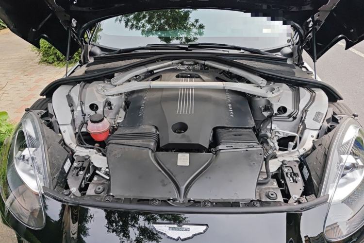 Used AstonMartin DBX 2023 3.0T STRAIGHT-SIX Engine Bay