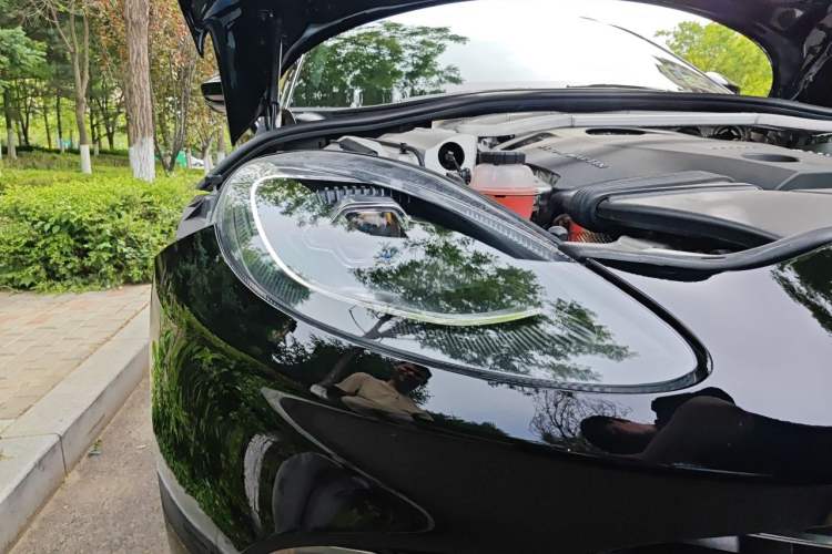 Used AstonMartin DBX 2023 3.0T STRAIGHT-SIX Right Front Headlight