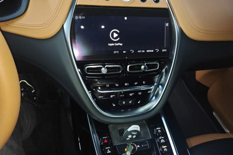 Used AstonMartin DBX 2023 3.0T STRAIGHT-SIX Audio And AC Panel