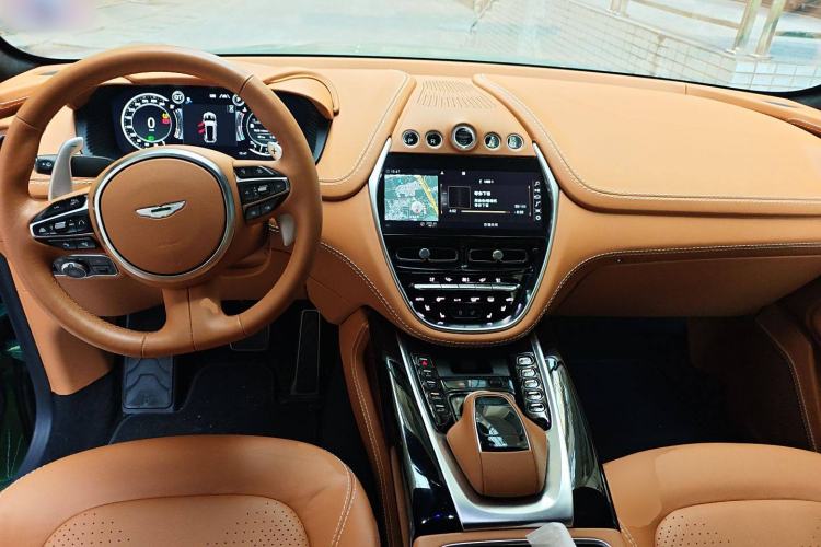 Used AstonMartin DBX 2023 3.0T STRAIGHT-SIX Center Console