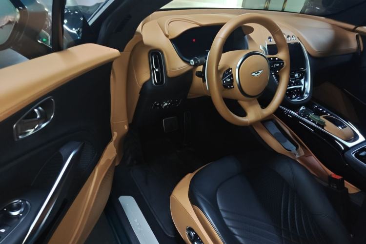 Used AstonMartin DBX 2023 3.0T STRAIGHT-SIX Driver Seat