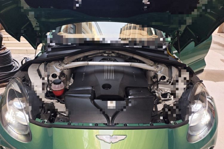 Used AstonMartin DBX 2023 3.0T STRAIGHT-SIX Engine Bay