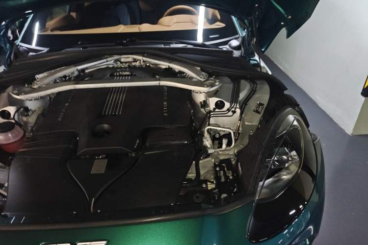 Used AstonMartin DBX 2023 3.0T STRAIGHT-SIX Engine Bay Left