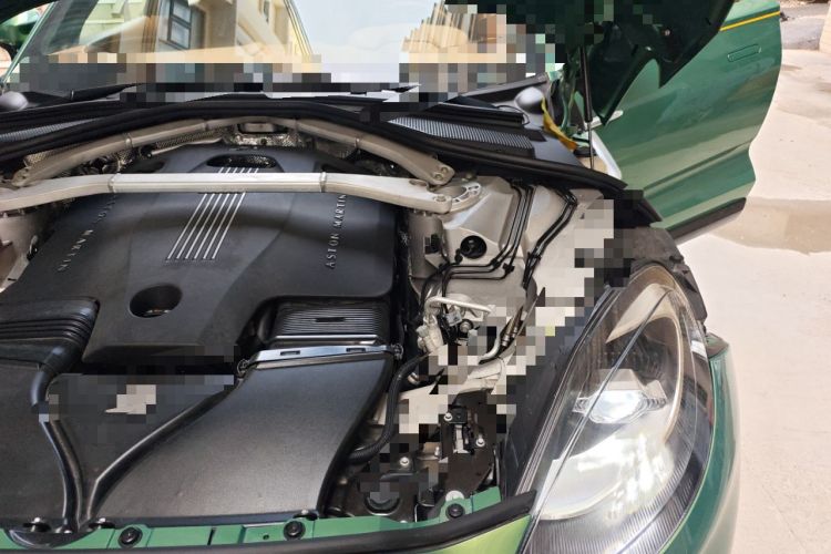 Used AstonMartin DBX 2023 3.0T STRAIGHT-SIX Engine Bay Left