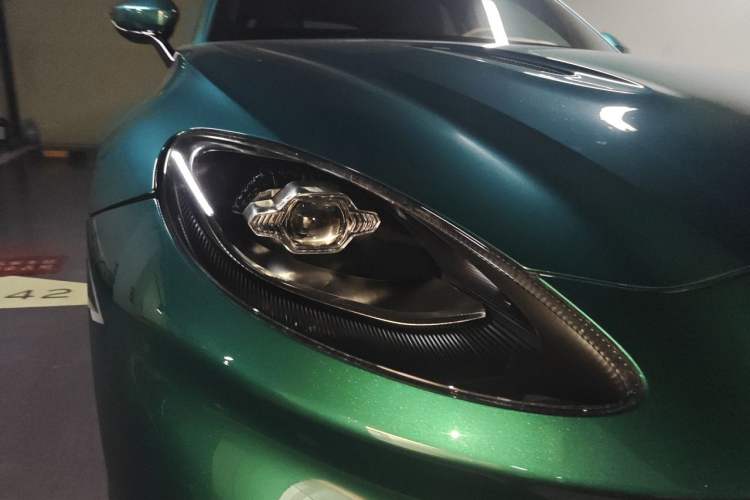 Used AstonMartin DBX 2023 3.0T STRAIGHT-SIX Right Front Headlight