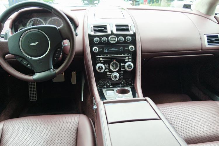 Used AstonMartin Rapide 2010 6.0L Center Console