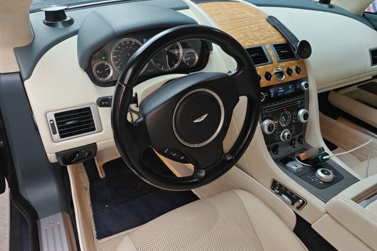 Used AstonMartin Rapide 2010 6.0L Center Console