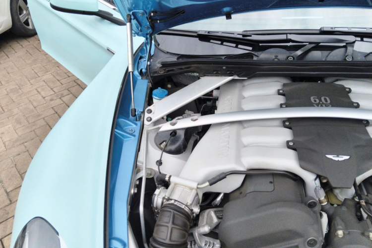 Used AstonMartin Rapide 2010 6.0L Engine Bay Right