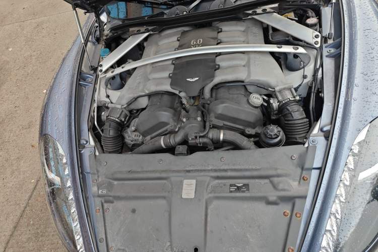 Used AstonMartin Rapide 2010 6.0L Engine Bay