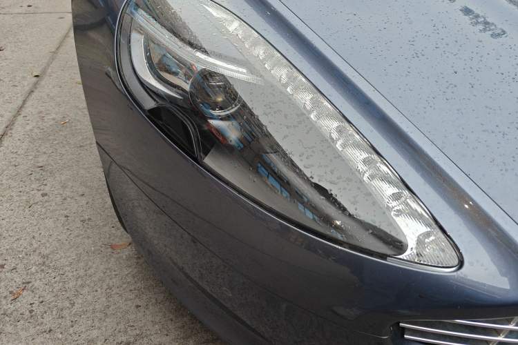 Used AstonMartin Rapide 2010 6.0L Right Front Headlight