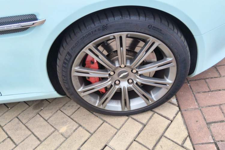 Used AstonMartin Rapide 2010 6.0L Right Front Wheel Hub