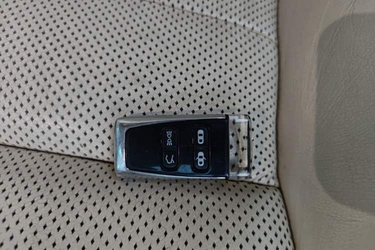 Used AstonMartin Rapide 2010 6.0L Vehicle Key