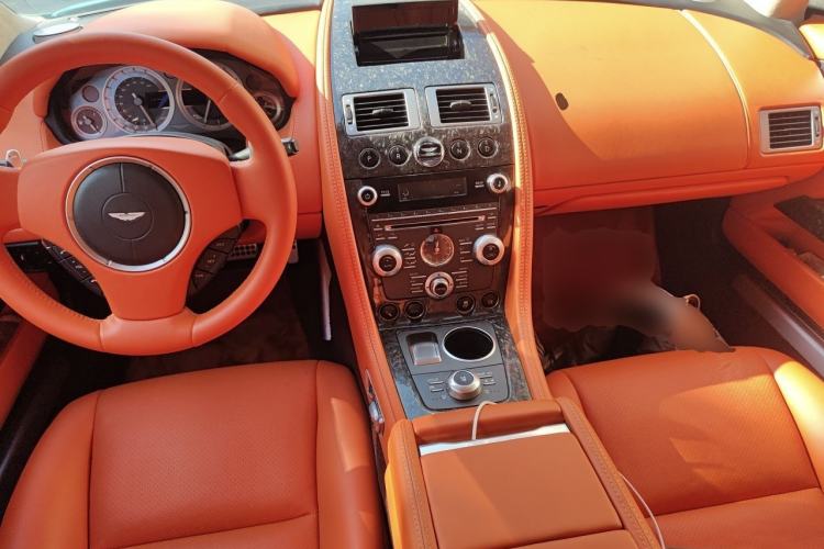 Used AstonMartin Rapide 2010 6.0L Center Console