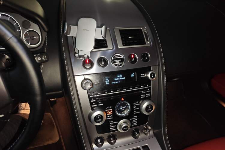 Used AstonMartin V8 Vantage 2011 4.7L Sportshift Coupe Audio And AC Panel