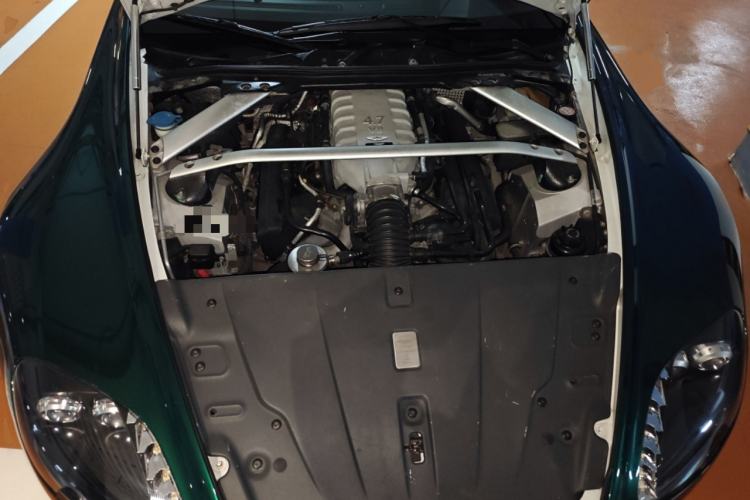 Used AstonMartin V8 Vantage 2011 4.7L Sportshift Coupe Engine Bay