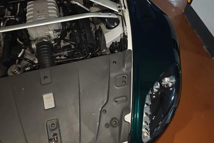 Used AstonMartin V8 Vantage 2011 4.7L Sportshift Coupe Engine Bay Left