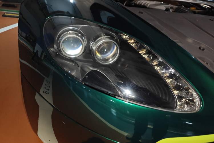 Used AstonMartin V8 Vantage 2011 4.7L Sportshift Coupe Right Front Headlight