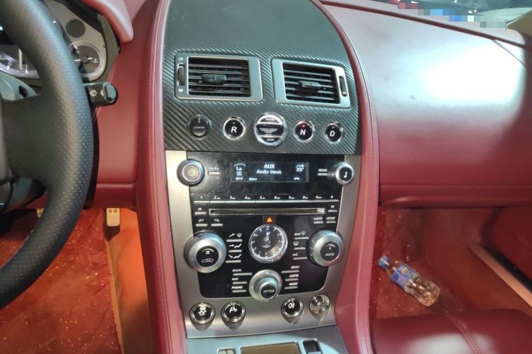 Used AstonMartin V8 Vantage 2011 4.7L Sportshift Coupe Audio And AC Panel