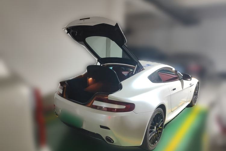 Used AstonMartin V8 Vantage 2011 4.7L Sportshift Coupe Trunk