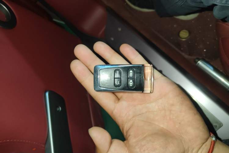 Used AstonMartin V8 Vantage 2011 4.7L Sportshift Coupe Vehicle Key