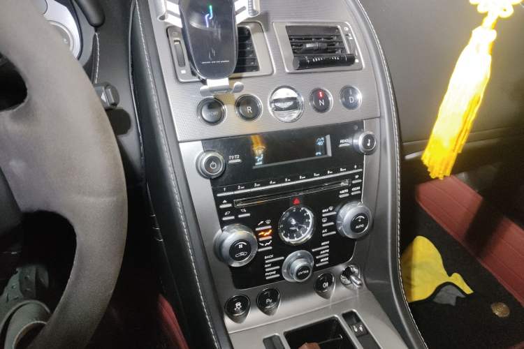 Used AstonMartin V8 Vantage 2012 4.7L S Coupe Audio And AC Panel