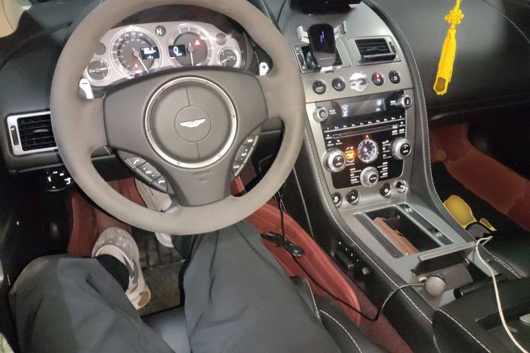 Used AstonMartin V8 Vantage 2012 4.7L S Coupe Center Console