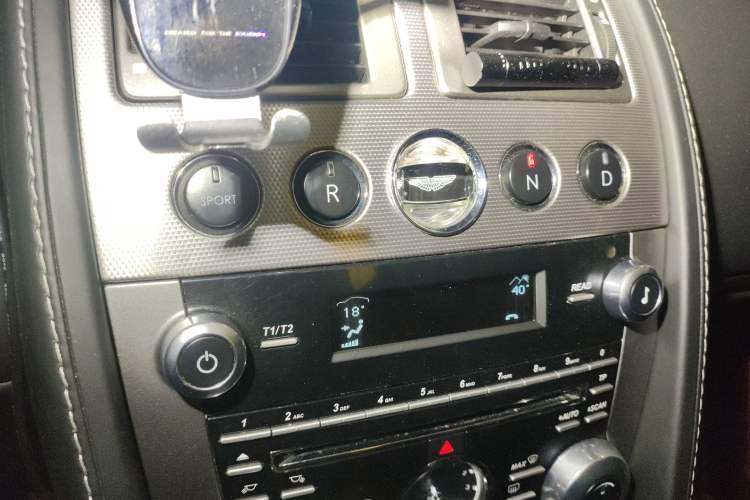 Used AstonMartin V8 Vantage 2012 4.7L S Coupe Gear Lever