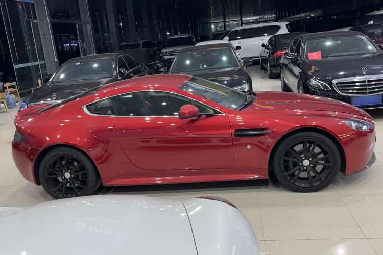 Used AstonMartin V8 Vantage 2012 4.7L S Coupe Exterior 2