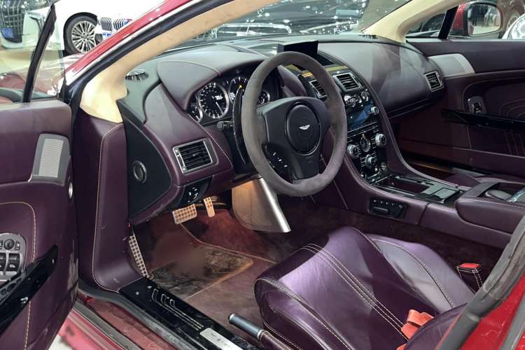Used AstonMartin V8 Vantage 2012 4.7L S Coupe Interior 1