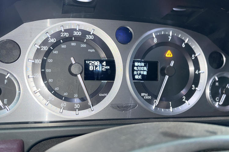 Used AstonMartin V8 Vantage 2012 4.7L S Coupe Odometer Close Up