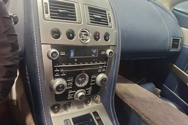 Used AstonMartin V8 Vantage 2012 4.7L S Coupe Audio And AC Panel
