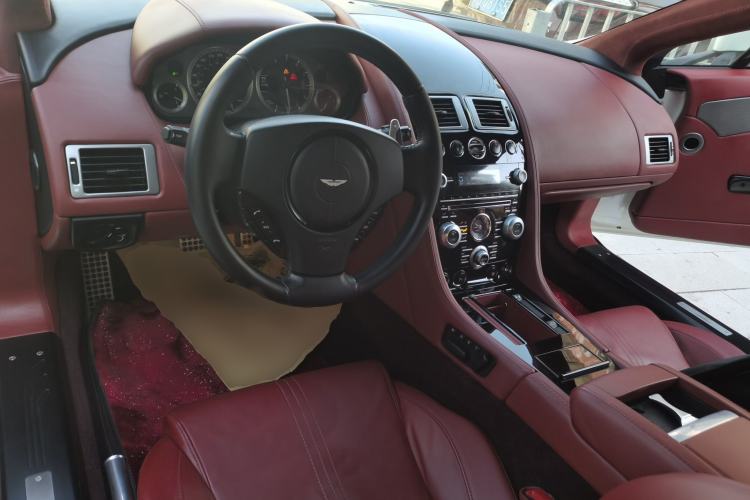 Used AstonMartin V8 Vantage 2012 4.7L S Coupe Center Console