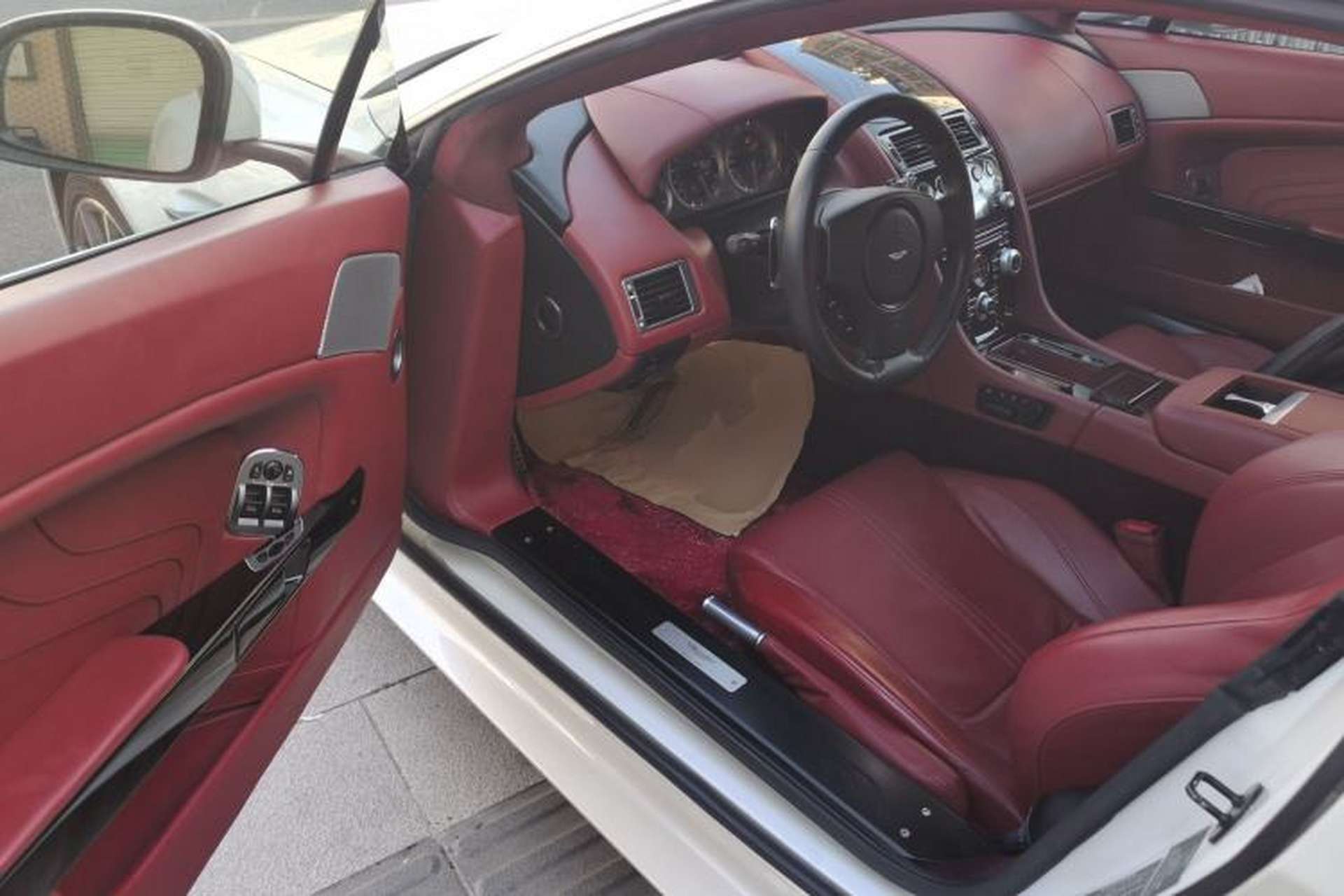 Used AstonMartin V8 Vantage 2012 4.7L S Coupe Driver Seat