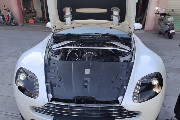 Used AstonMartin V8 Vantage 2012 4.7L S Coupe Engine Bay