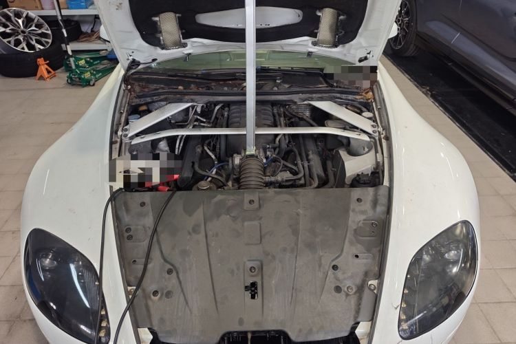 Used AstonMartin V8 Vantage 2012 4.7L S Coupe Engine Bay