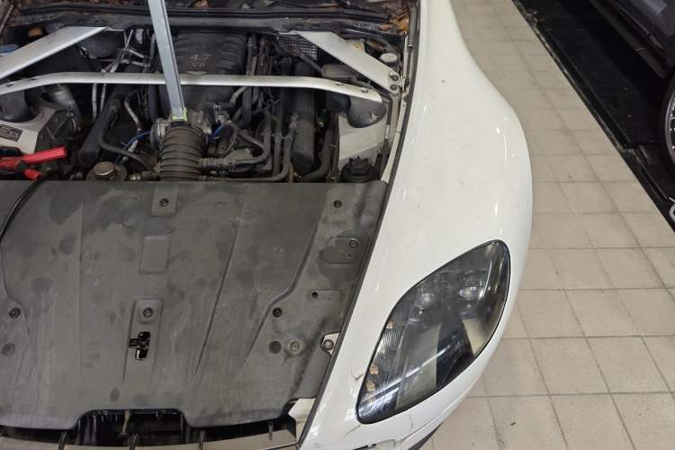 Used AstonMartin V8 Vantage 2012 4.7L S Coupe Engine Bay Left