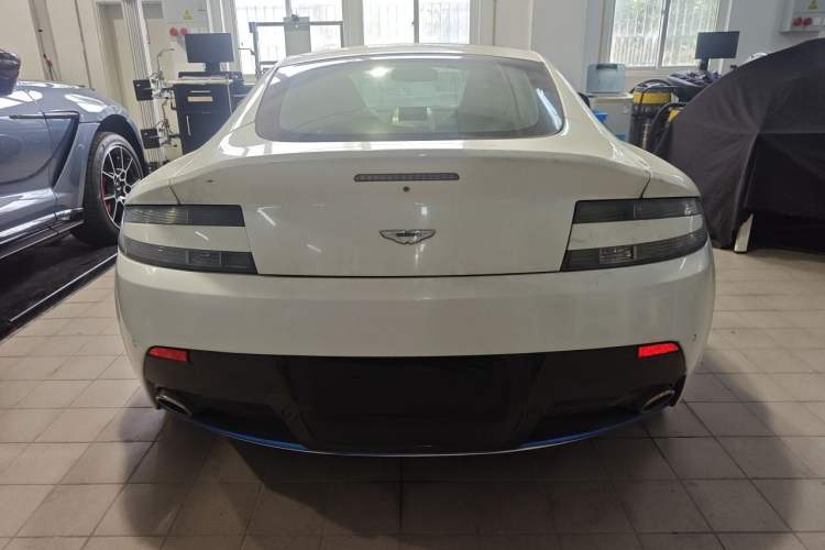 Used AstonMartin V8 Vantage 2012 4.7L S Coupe Rear