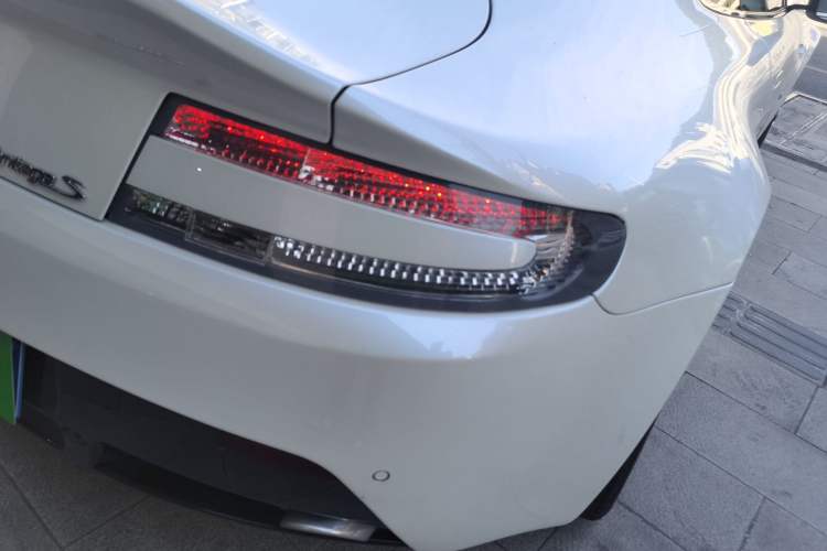 Used AstonMartin V8 Vantage 2012 4.7L S Coupe Right Rear Taillight